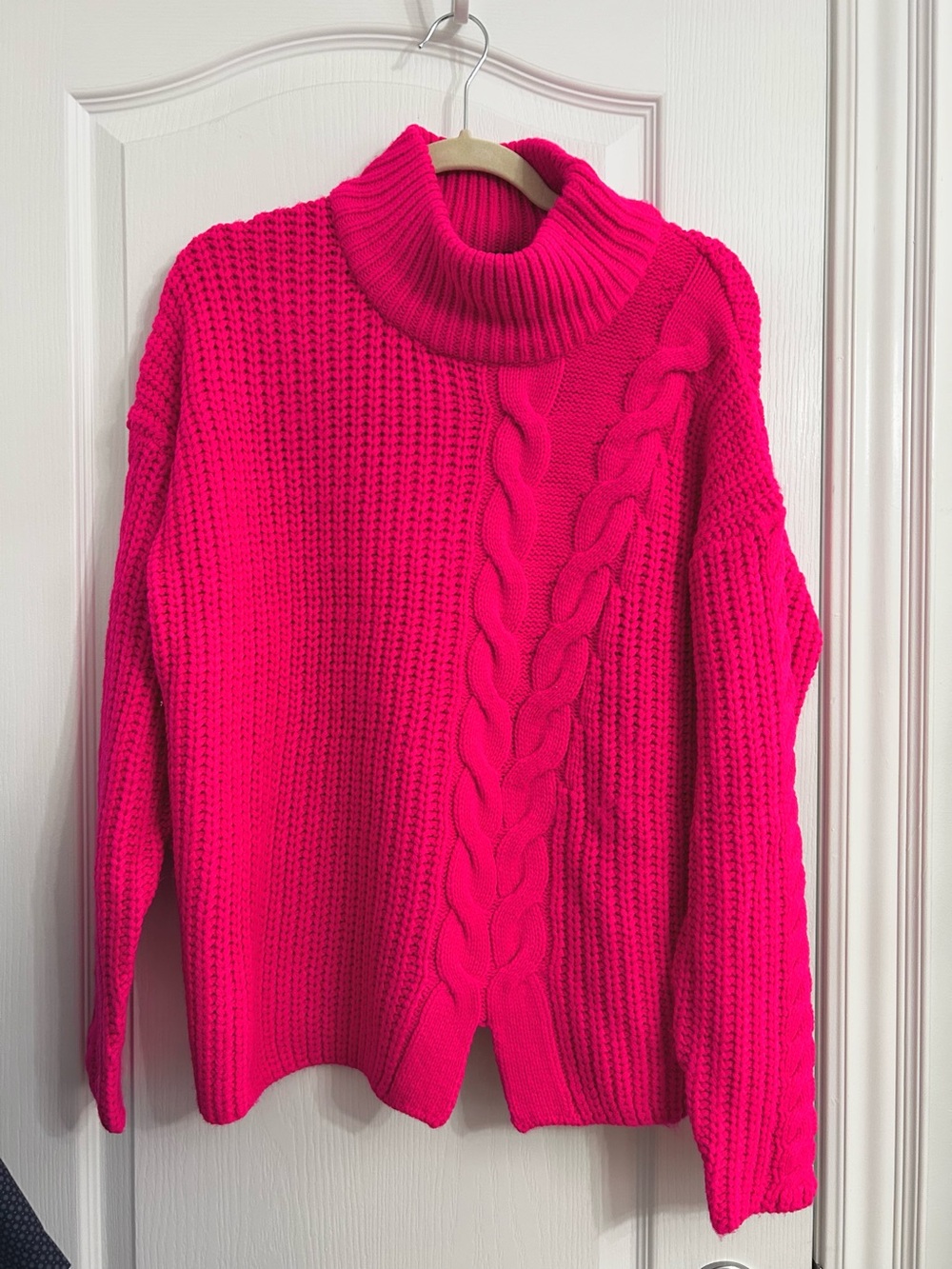 NWT Poof! Bright Neon Pink Cable Mock Neck Sweater, Size L